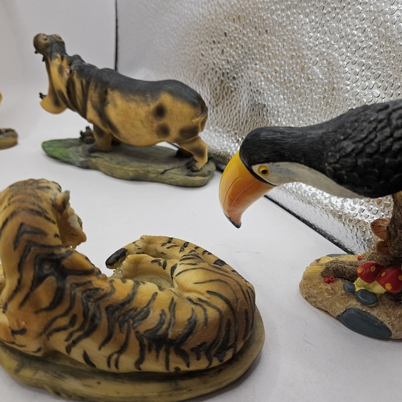 9 Vintage Polystone Figurines Greenbriar Tiger, Hippo, Giraffe, Zebra, Cheetah.  - Picture 9 of 16